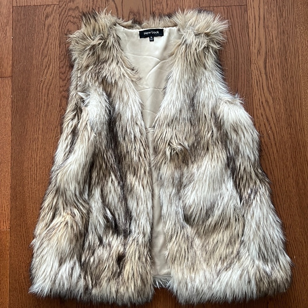 FAUX FUR VEST